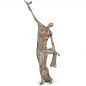 Mobile Preview: Bronzefigur »Skulptur mit Taube« von Pawel Andryszewski, Bronze, 33 cm hoch