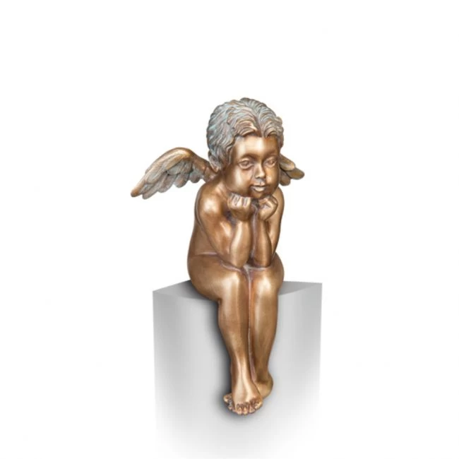 Bronzeskulptur »Kleiner Engel, sitzend«, Bronze, Kantenmontage, 20 cm hoch