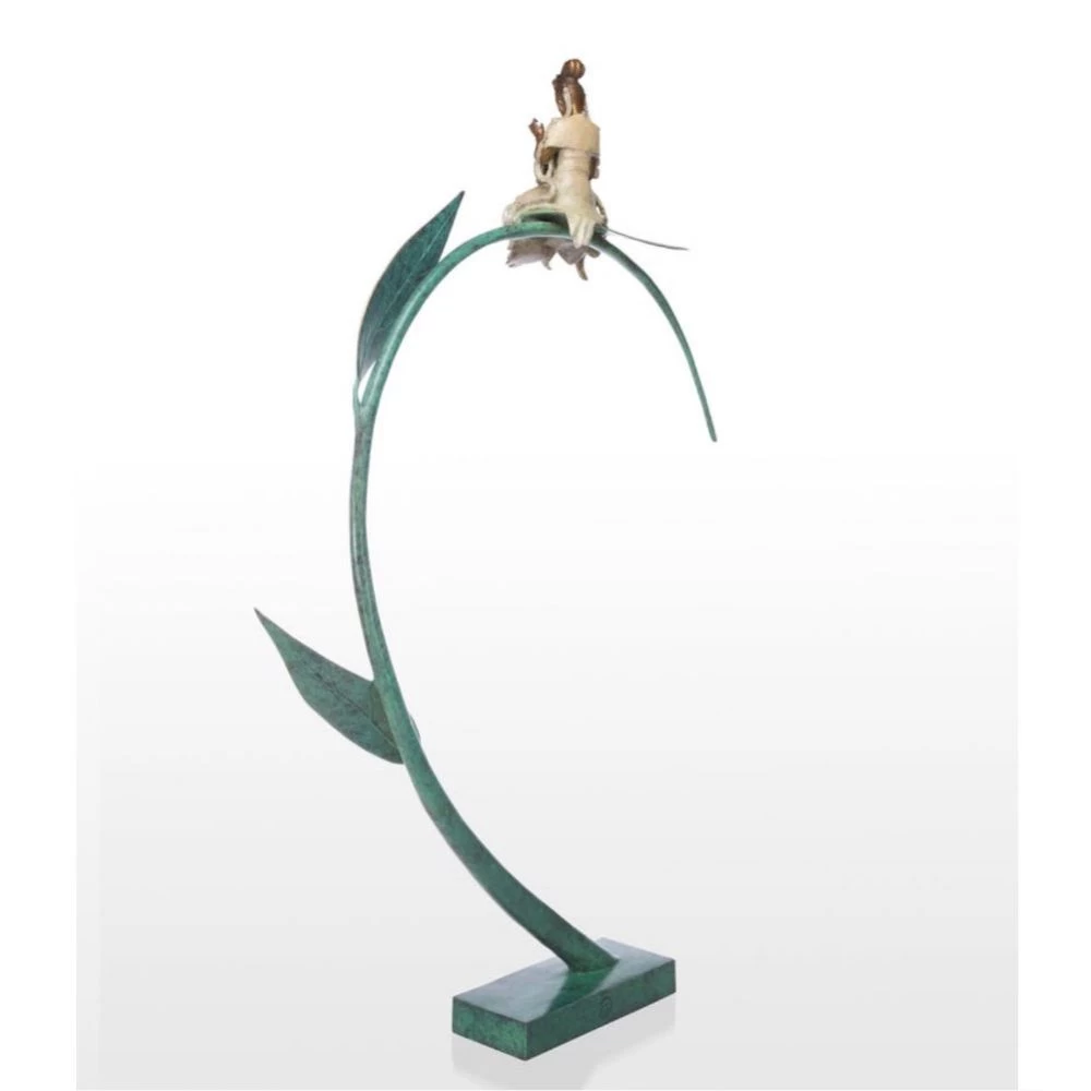 Skulptur »Tara auf Zweig«, Bronze, Edition Strassacker, 75 x 50 x 8 cm