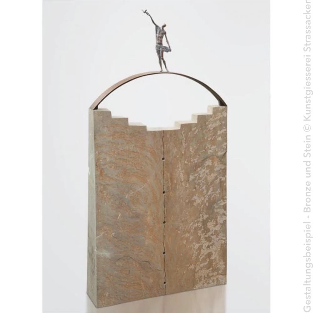 Bronzefigur »Skulptur mit Taube« Pawel Andryszewski