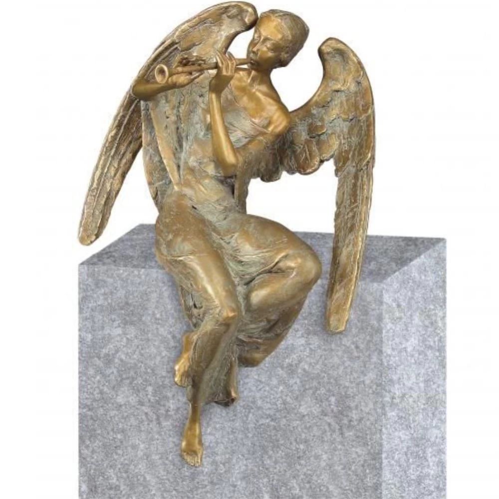 Grabfigur »Engel mit Flöte, sitzend« Pawel Andryszewski, Bronze, 30 cm hoch
