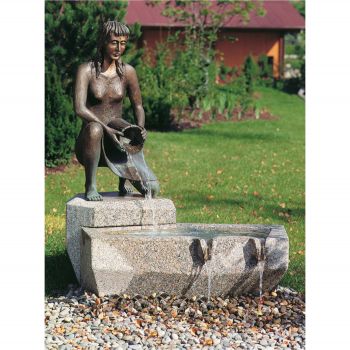 Brunnenskulptur »Mädchen mit Eimer« Ernst Günzkofer