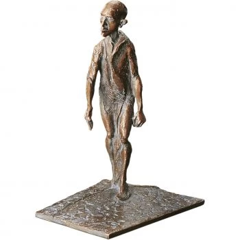 Skulptur »Mann auf Platte, schreitend« Woytek